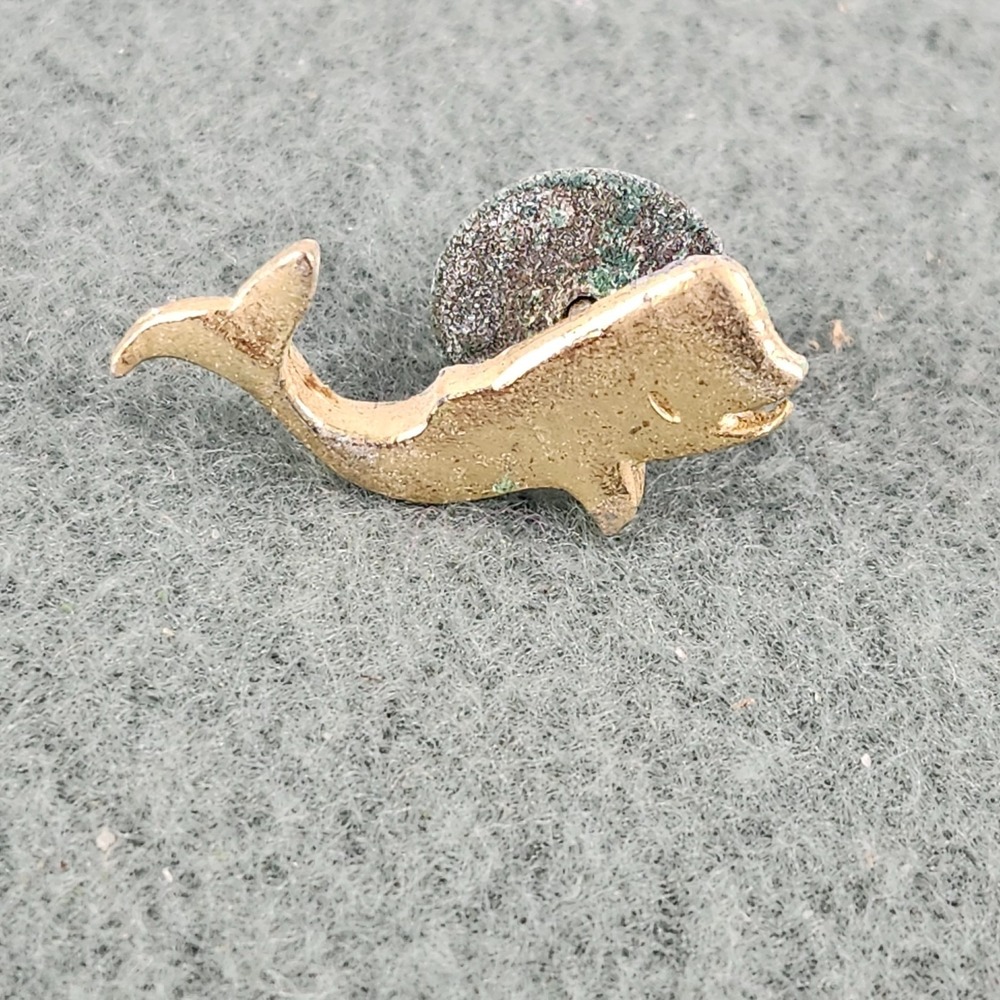 Vintage Gold‎ Tone Humpback Whale Lapel Pin